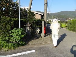写真の方向に道を進むと、高田浄水場にでる。
