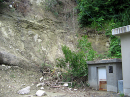 矢びつ温泉の源泉小屋