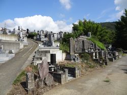 玉伝寺の墓地。