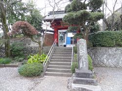 弘行寺の入り口。